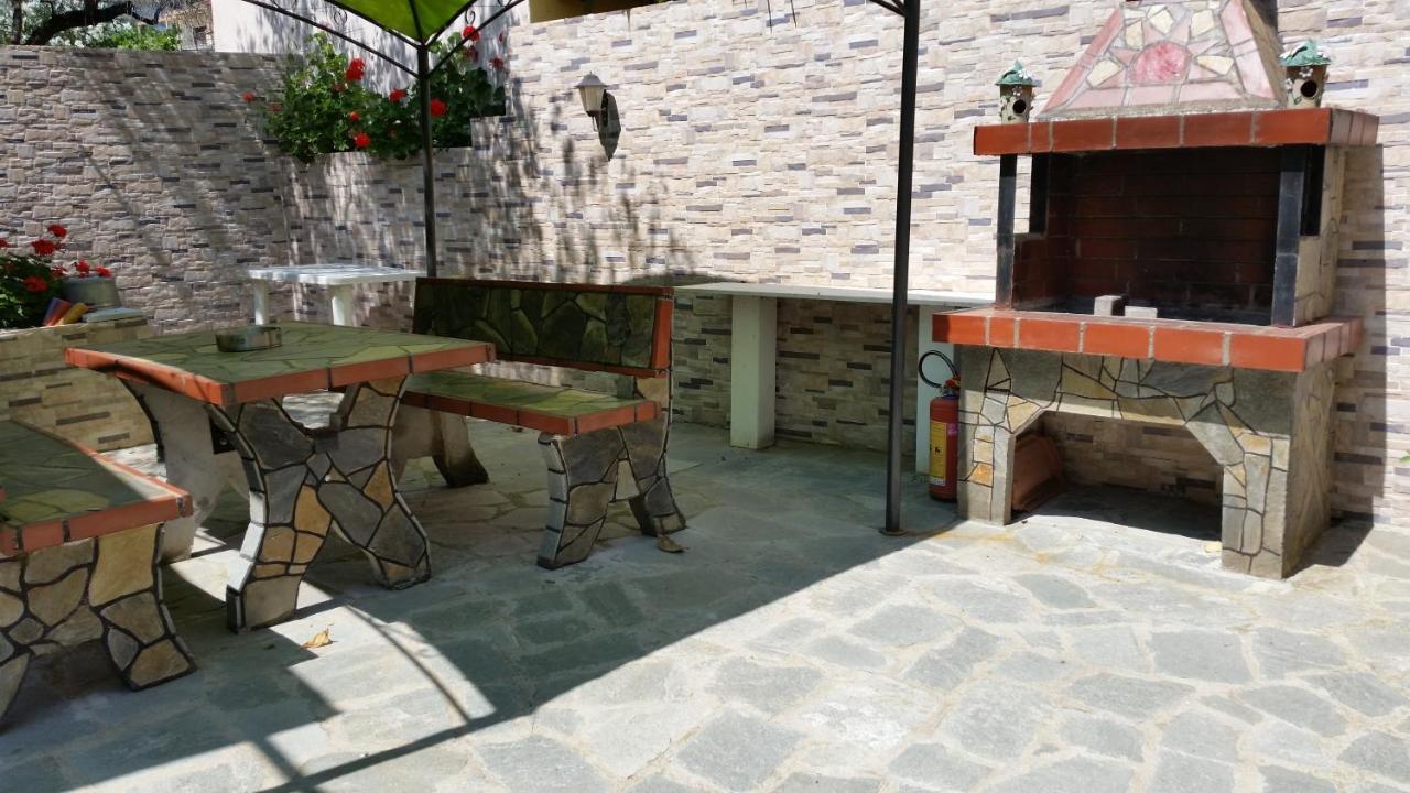 Studios Lia Adults Only -Fully Renovated クリッシ・アモウディア エクステリア 写真