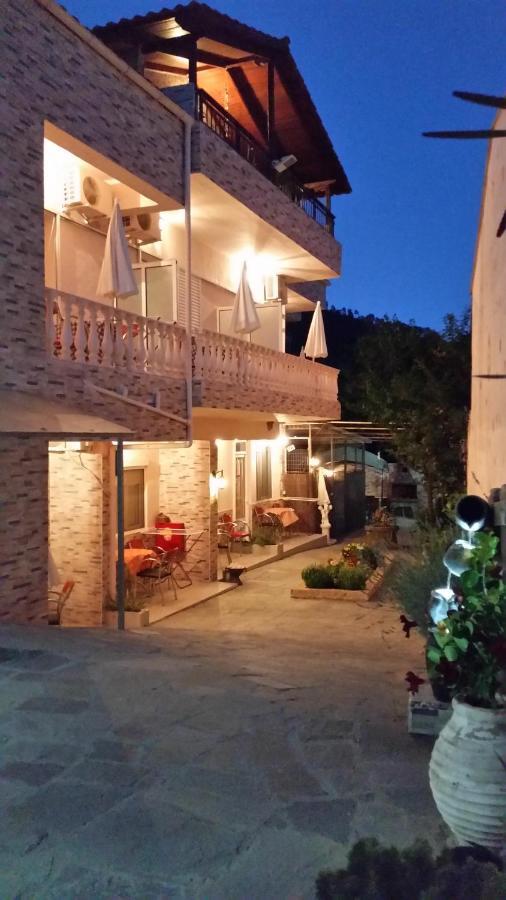 Studios Lia Adults Only -Fully Renovated クリッシ・アモウディア エクステリア 写真