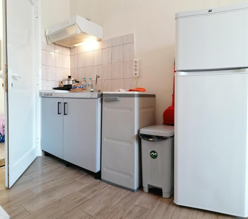 Studios Lia Adults Only -Fully Renovated クリッシ・アモウディア エクステリア 写真