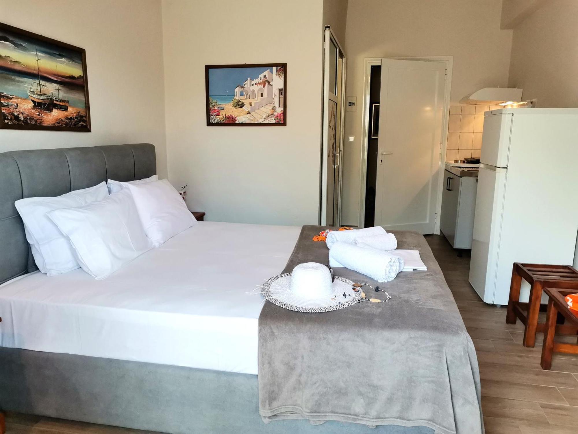 Studios Lia Adults Only -Fully Renovated クリッシ・アモウディア エクステリア 写真