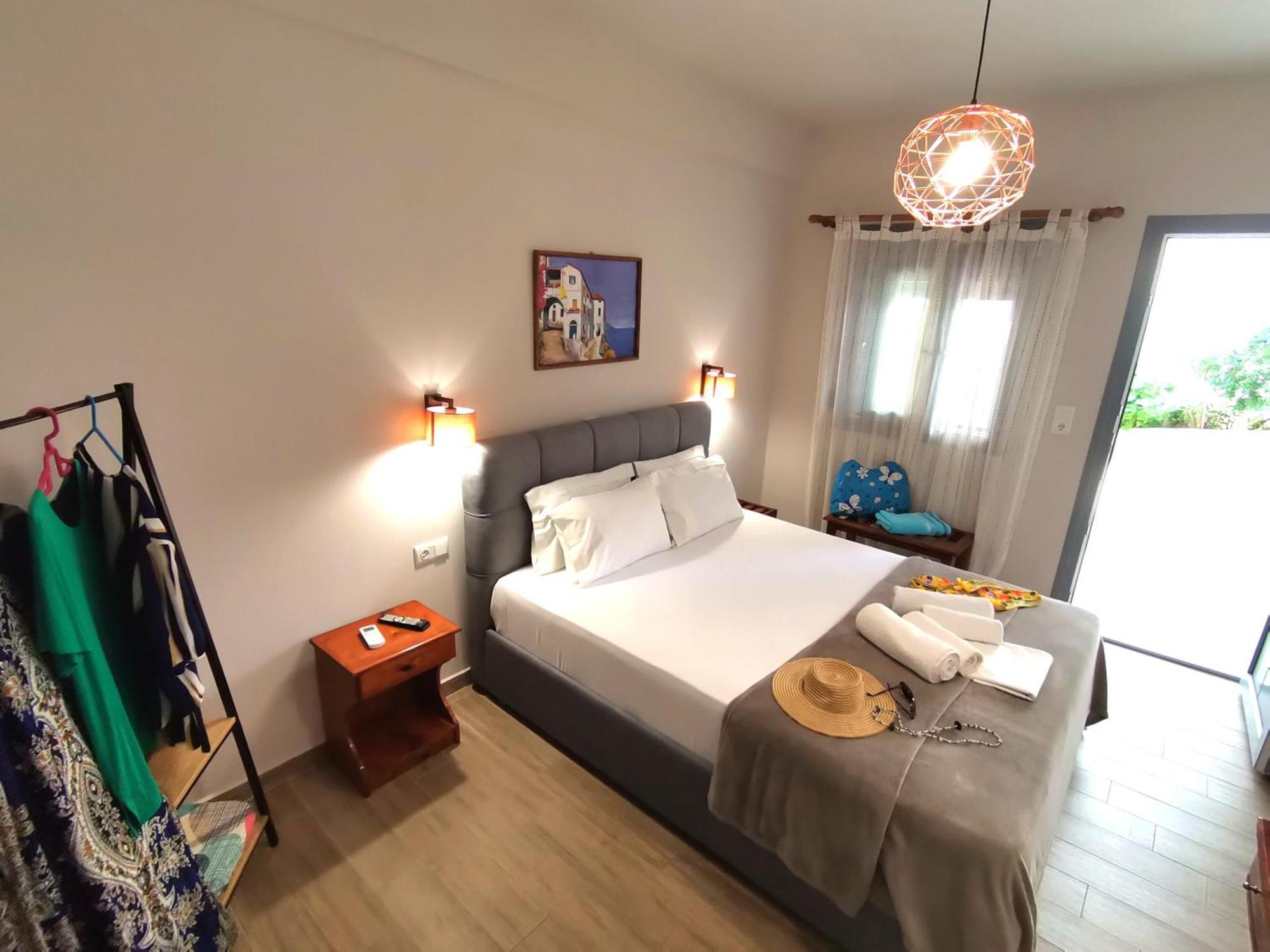 Studios Lia Adults Only -Fully Renovated クリッシ・アモウディア エクステリア 写真