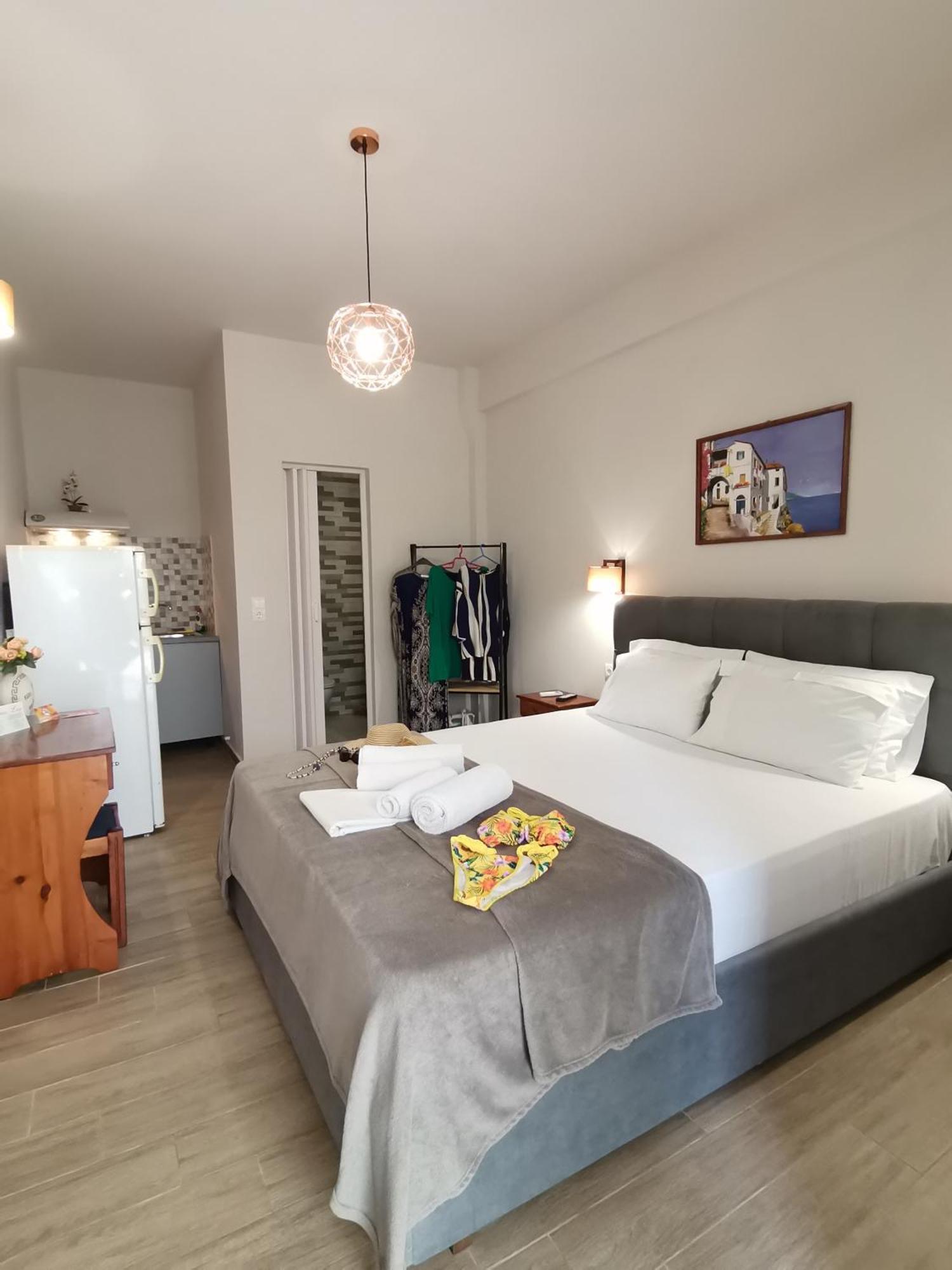 Studios Lia Adults Only -Fully Renovated クリッシ・アモウディア エクステリア 写真