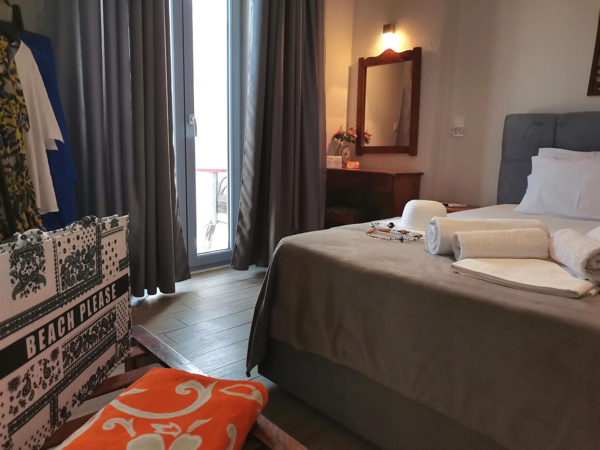 Studios Lia Adults Only -Fully Renovated クリッシ・アモウディア エクステリア 写真