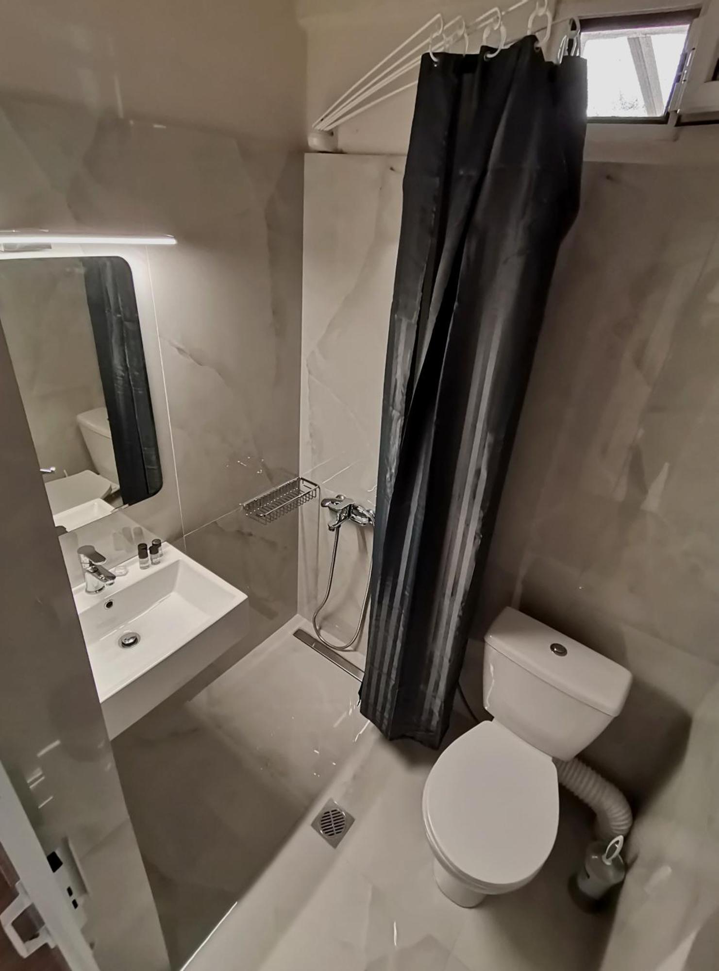Studios Lia Adults Only -Fully Renovated クリッシ・アモウディア エクステリア 写真